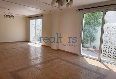 *NO COMMISSION* SPACIOUS 3 BHK COMPOUND - AL NASR