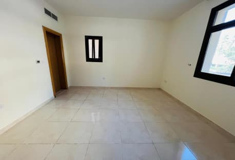 UNFURNISHED APARTMENT 2 BHK IN PRIME LOCATION