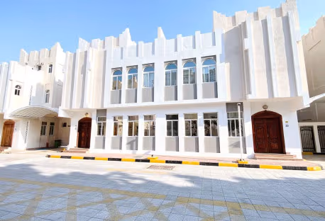 5BR Villa | Compound | Newly renovated |Title Deed