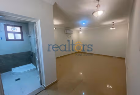 Renovated 6 plus maid villa in calm location
