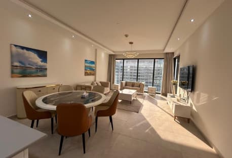 SPACIOUS AND MODERN ONE BEDROOM / SEA VIEW