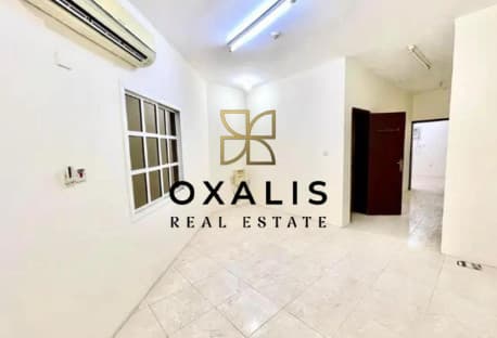 AVAILABLE NOW! UN-FURNISHED 2 BEDROOMS APARTMENT