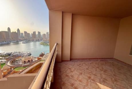 Spacious 1BDR + Office | Large balcony | Porto