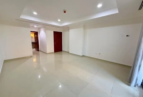 SPACIOUS TWO BEDROOM / SEA VIEW / FOR SALE