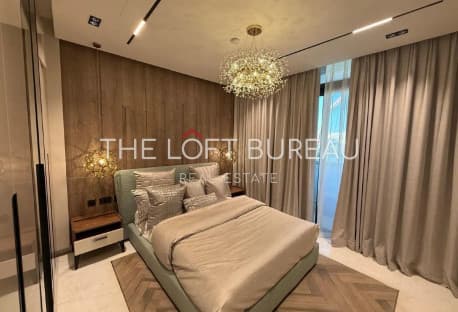Luxury! 5BR Villa With Private Pool & Garden!