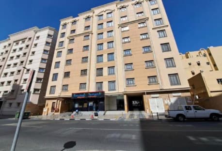 2BHK Unfurnished in Mansoura w/ Balcony - 1 M Free