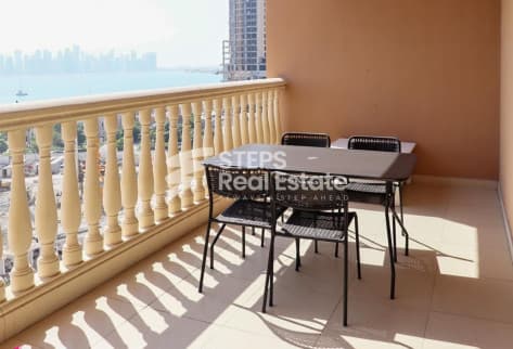 Luxurious Apartment with Sea Views and Balcony