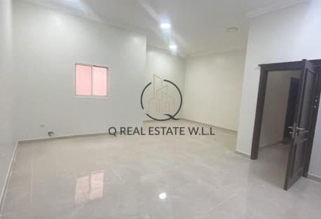 Um Al Amad Three-Bedroom Apartments for Rent