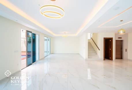 NO AGENCY FEE | 6-BR Villa with Pool and Elevator