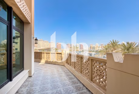 Direct Marina | 4 + Maid | Triplex