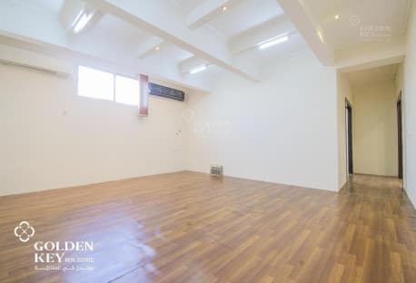 Prime Location | 7 Offices with different sizes