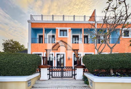 PRIME ROI WATERFRONT DUPLEX QANAT QUARTIER