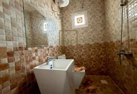 Spacious 6 BDR Compound Villa with Title Deed