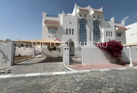 FULLY RENOVATED 3 + MAID || PREMIUM LOCATION