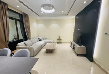 LUXURIOUS APARTMENT IN PRIME LOCATION/ FURNITURE
