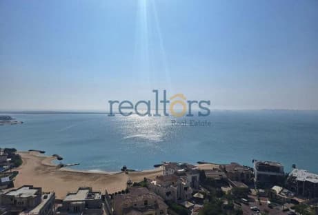 Direct sea view. Gorgeous 2 bedroom. 1 month free