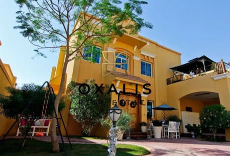 STUNNING 4 BHK + MAIDS ROOM | COMPOUND VILLA