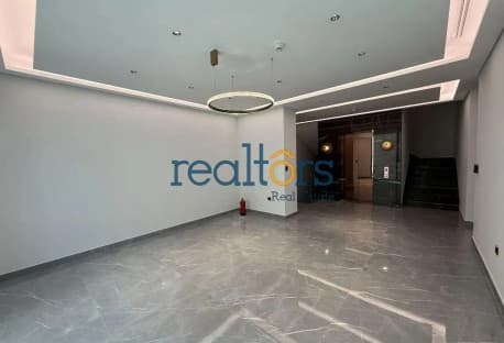 Luxury 6BR+Maid Villa | Pool & Garden | The Pearl