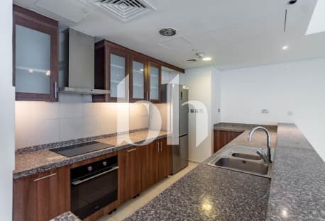 SPACIOUS | 2 BEDROOMS | SF | BEACH ACCESS