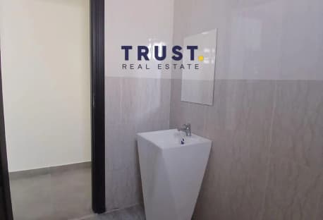 5-Bedroom Villa in Al Sakhama with Covered Parking