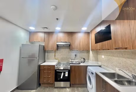 Spacious Layout - Stadium View - Title deed