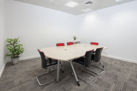 Fully serviced open office space for rent for you and your team in DOHA, West Bay