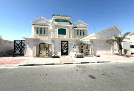 NEW LUXURY 8BR VILLA | PRIVATE POOL | LIFT |