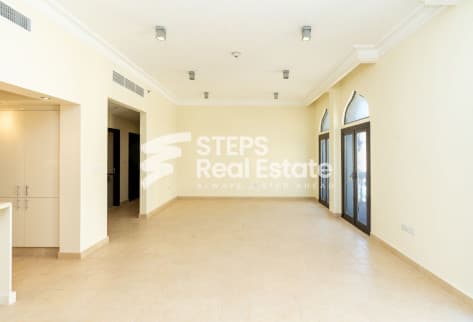 Spacious Apartment with Sea View in The Pearl