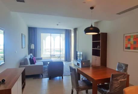 BILLS INCLUDED | 1 BEDROOM + OFFICE | MARINA VIEW