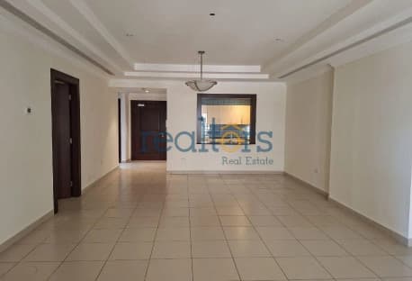 Large 2 bedroom unit. Great location. 1 month free