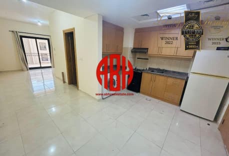 BILLS INCLUDED | STUDIO + BALCONY | LUXURY COMFORT
