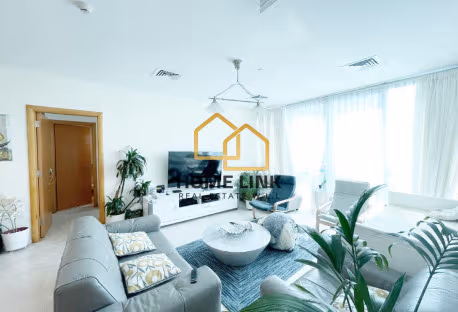 Stunning 2 Bedroom in West Bay with a Nice View