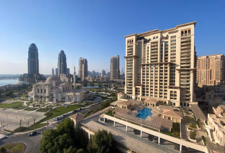 FOR SALE. 1 BEDROOM-F/F-SIDE MARINA TITLE DEEDS