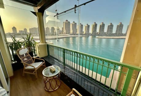 Chalet with Stunning Water View / balcony