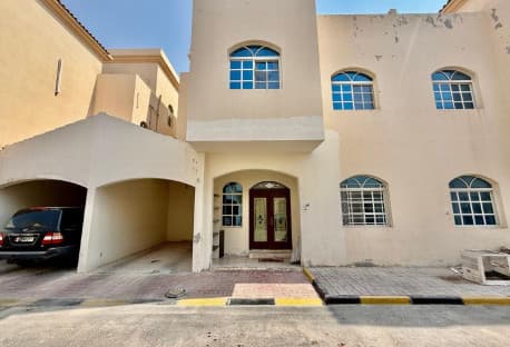 Compound Villa - Five Bedrooms - Izghawa
