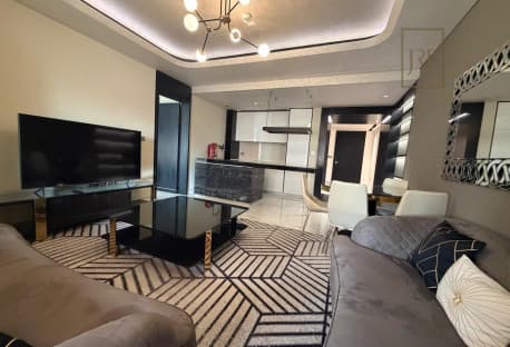 LUXURY Large Furnished 1 Bedroom with Balcony