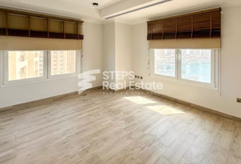 Beautiful 2 BHK Sea View flat with balcony