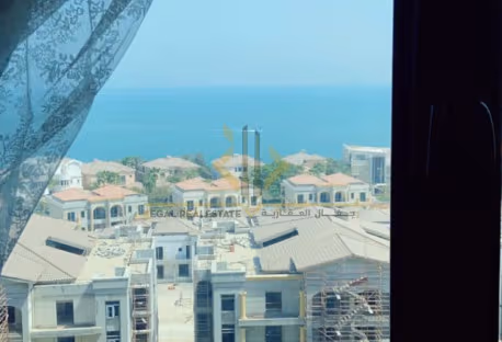 Studio Apartment in Porto Arabia with Sae view
