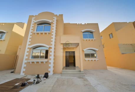 LUXURY Villa FOR RENTAL/BRAND NEW WITH GOOD Lo