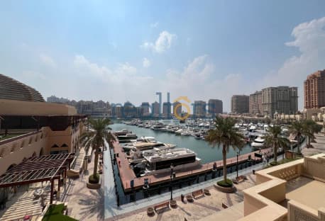 Gorgeous 2 bedroom townhouse. Amazing Marina view