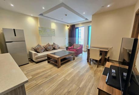 Luxury 1BHK With All Bills Included Front of Metro