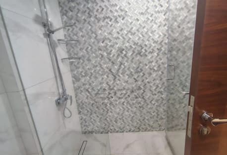 1BR Apartment with Balcony in Floresta Gardens