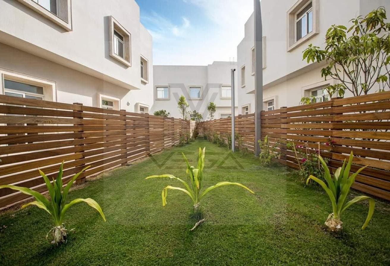 Fully Furnished 3BR+M Villa in Al Mureikh