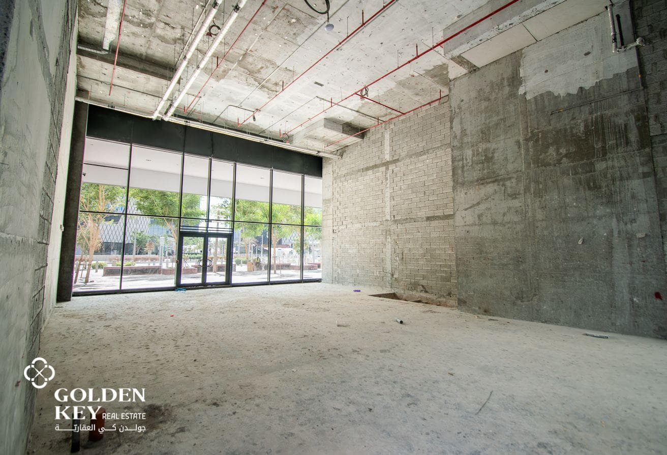 Main Road Showroom/Shop – Lusail Boulevard