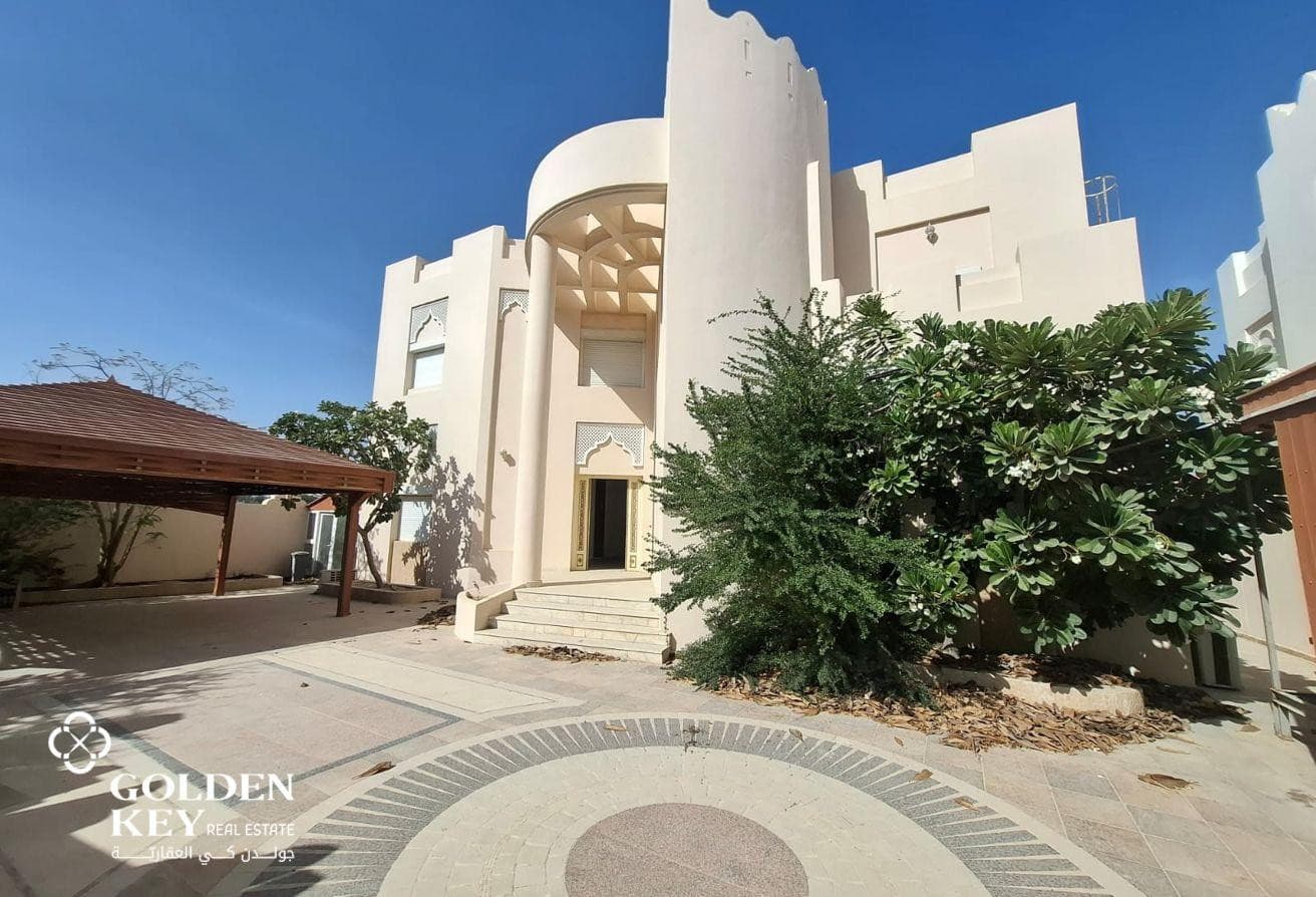 Luxury 5BR Villa for Rent | Private Beach and Pool