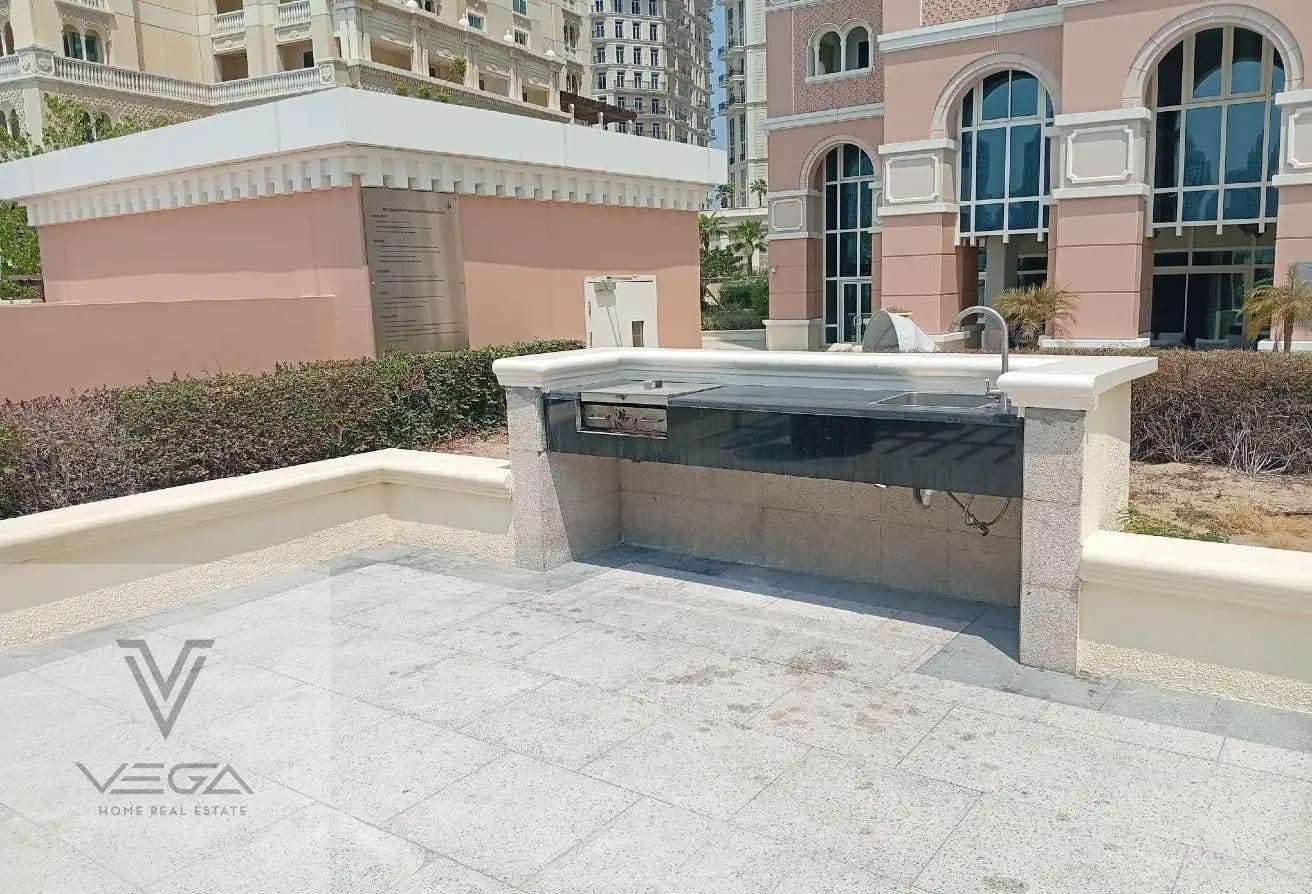 Spacious 3BHK , Sea and City view with Balcony Apt