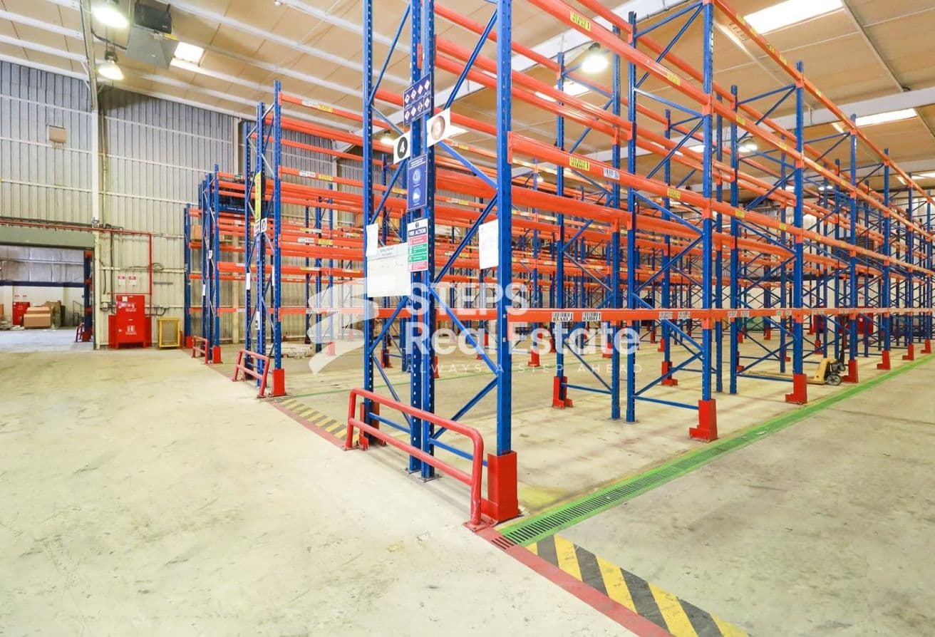 3550 sqm Licensed Warehouse in Industrial Area