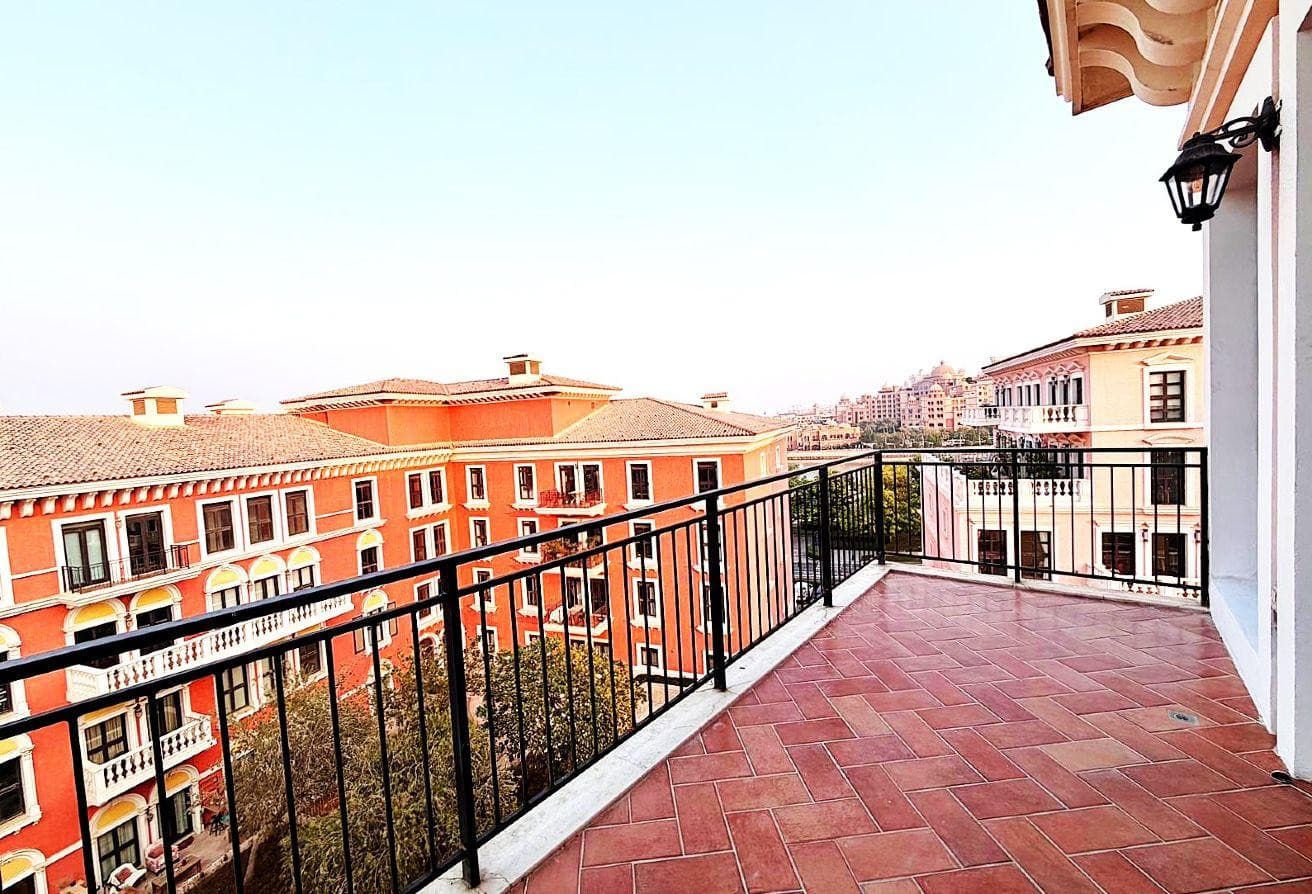 LUXURY 1 BR WITH BALCONY | BILLS FREE | PRIME AREA