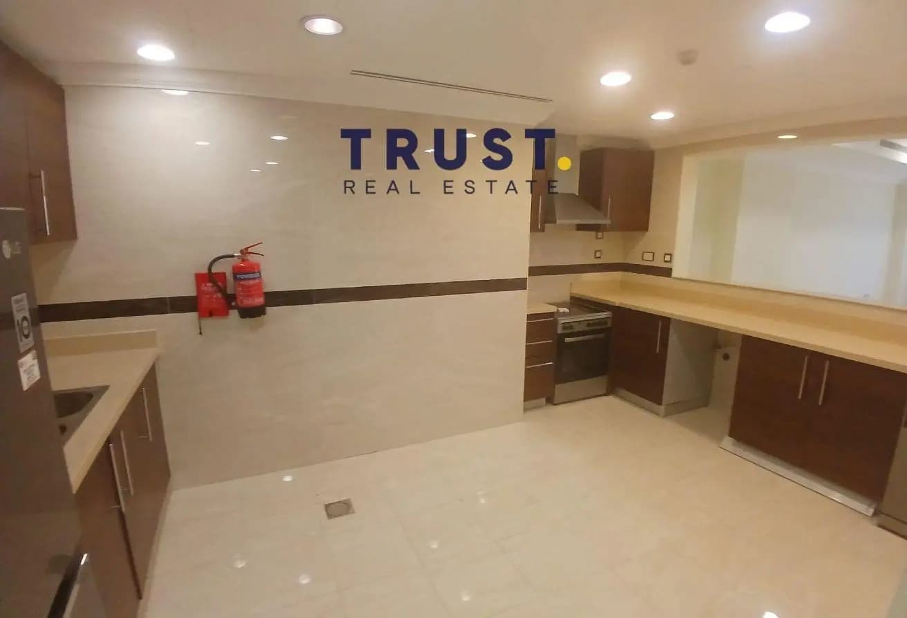 1 BR Apartment with Parking in The Pearl Island