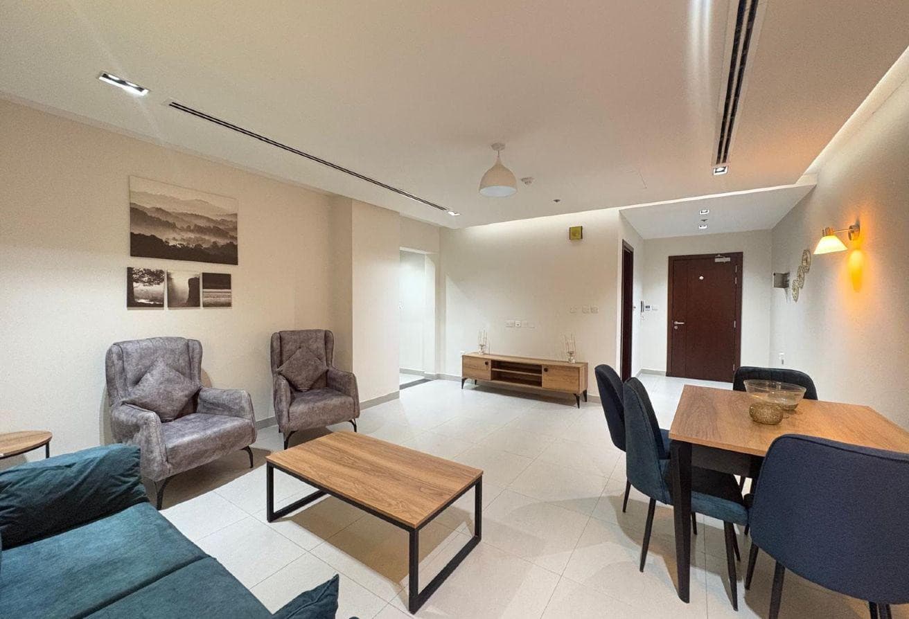 MODERN 1 BEDROOM | SPACIOUS | POOL AND GYM
